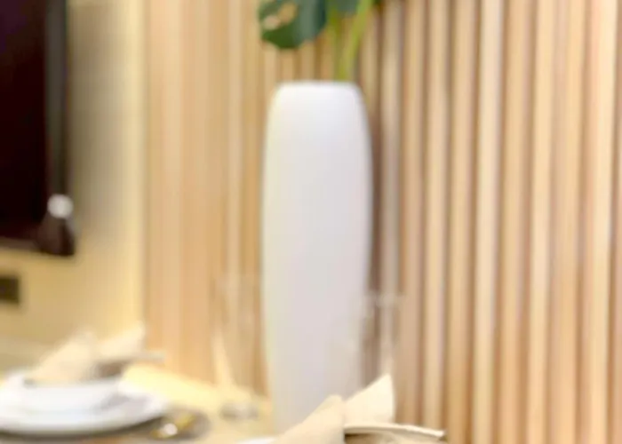 Sleek Sanctuary L Wifi Netflix I Red Res 3045 Apartment