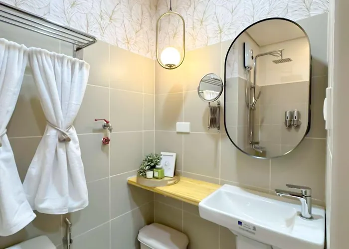 Sleek Sanctuary L Wifi Netflix I Red Res 3045 * Manila