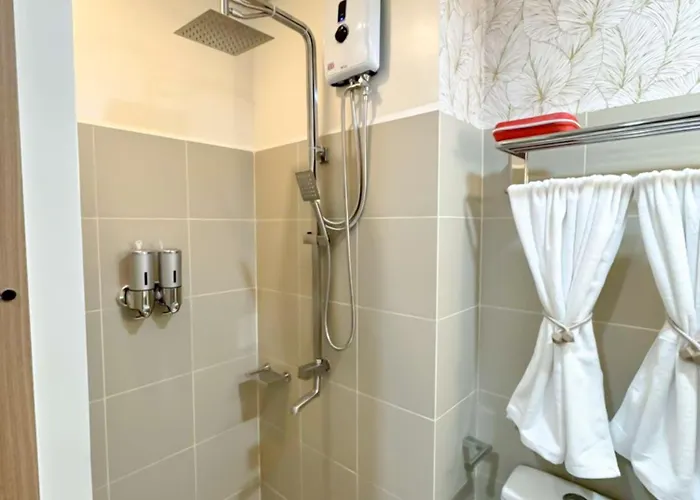 Apartment Sleek Sanctuary L Wifi Netflix I Red Res 3045 *